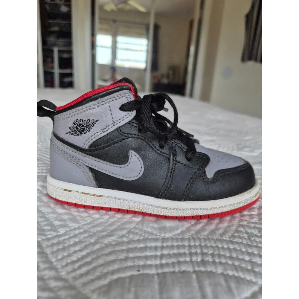 VGUC Nike Air Jordan 1 Mid TD Bred Shadow Grey Black Littlen Kids 8